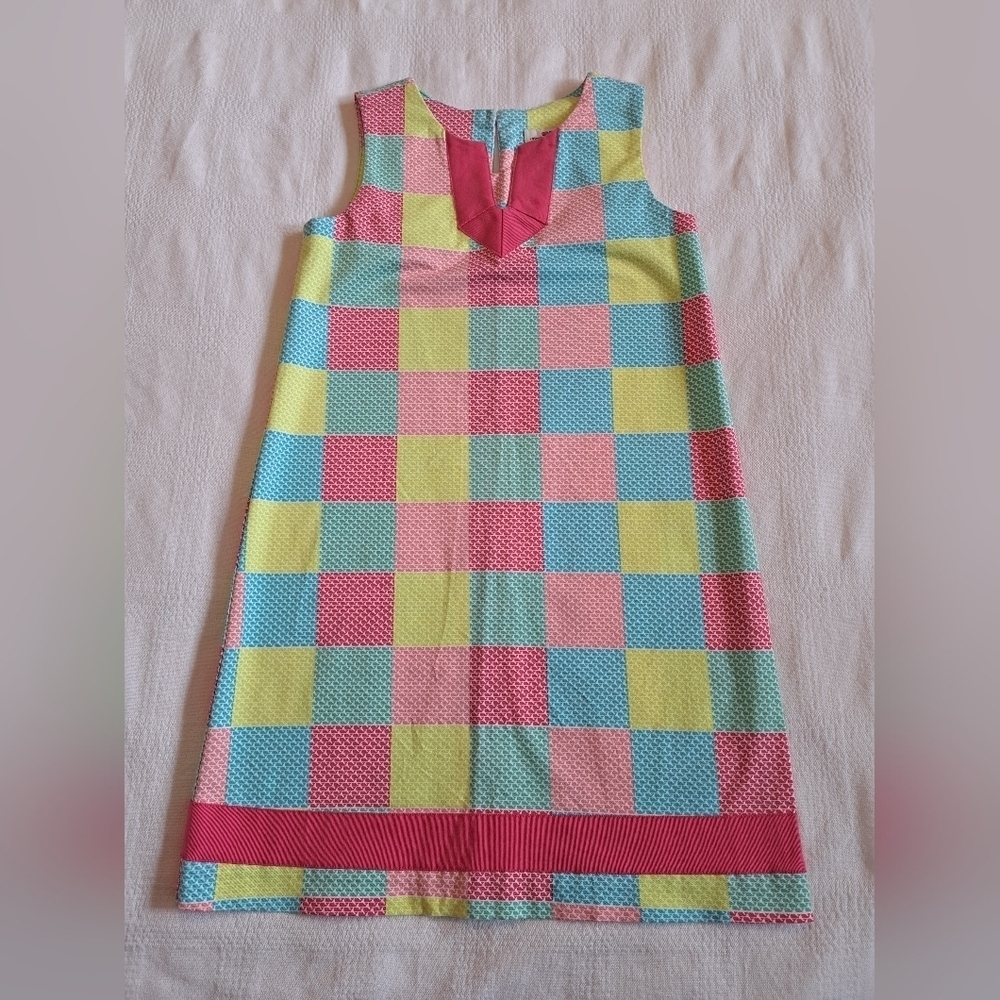 Vineyard Vines girls size 8, bright color block fabric, ribbon trim, EUC